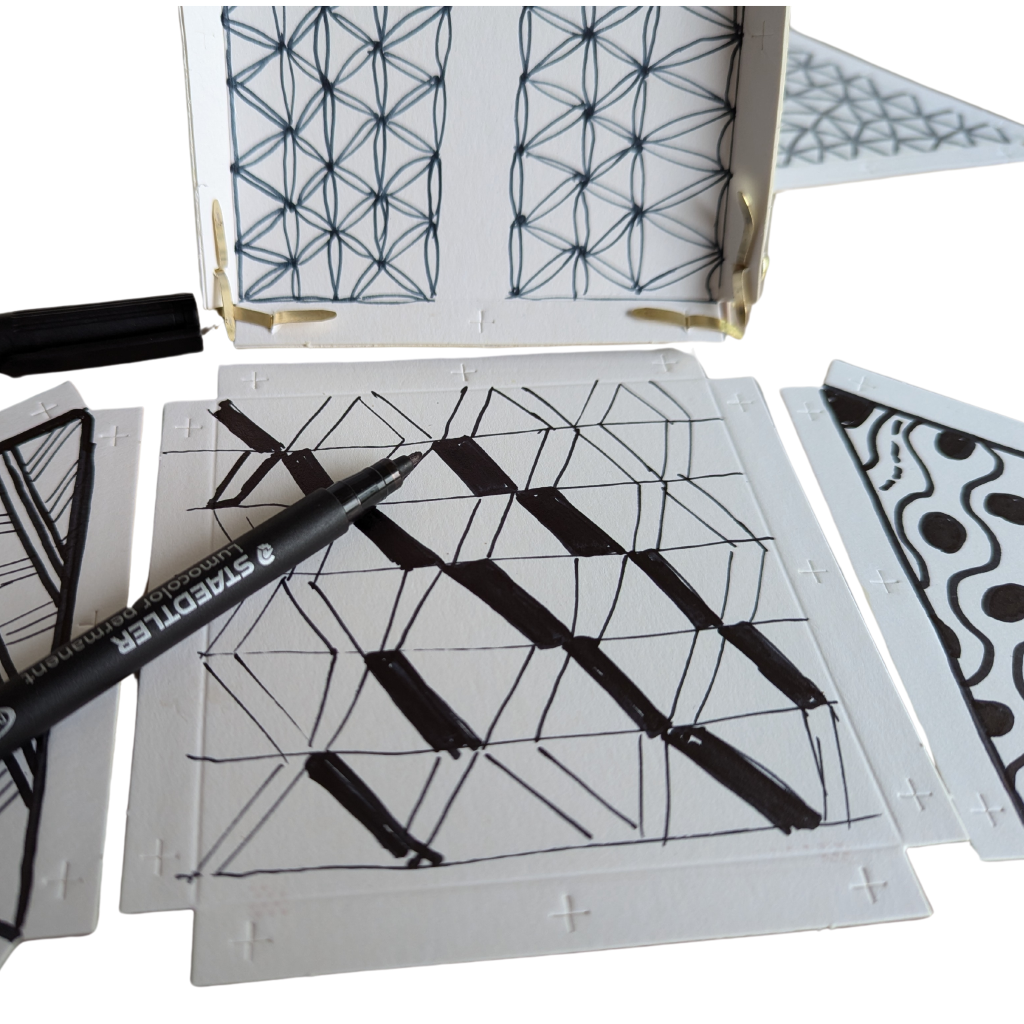 Zentangle-Set Triglini: Kreativität in modularen Mosaiken