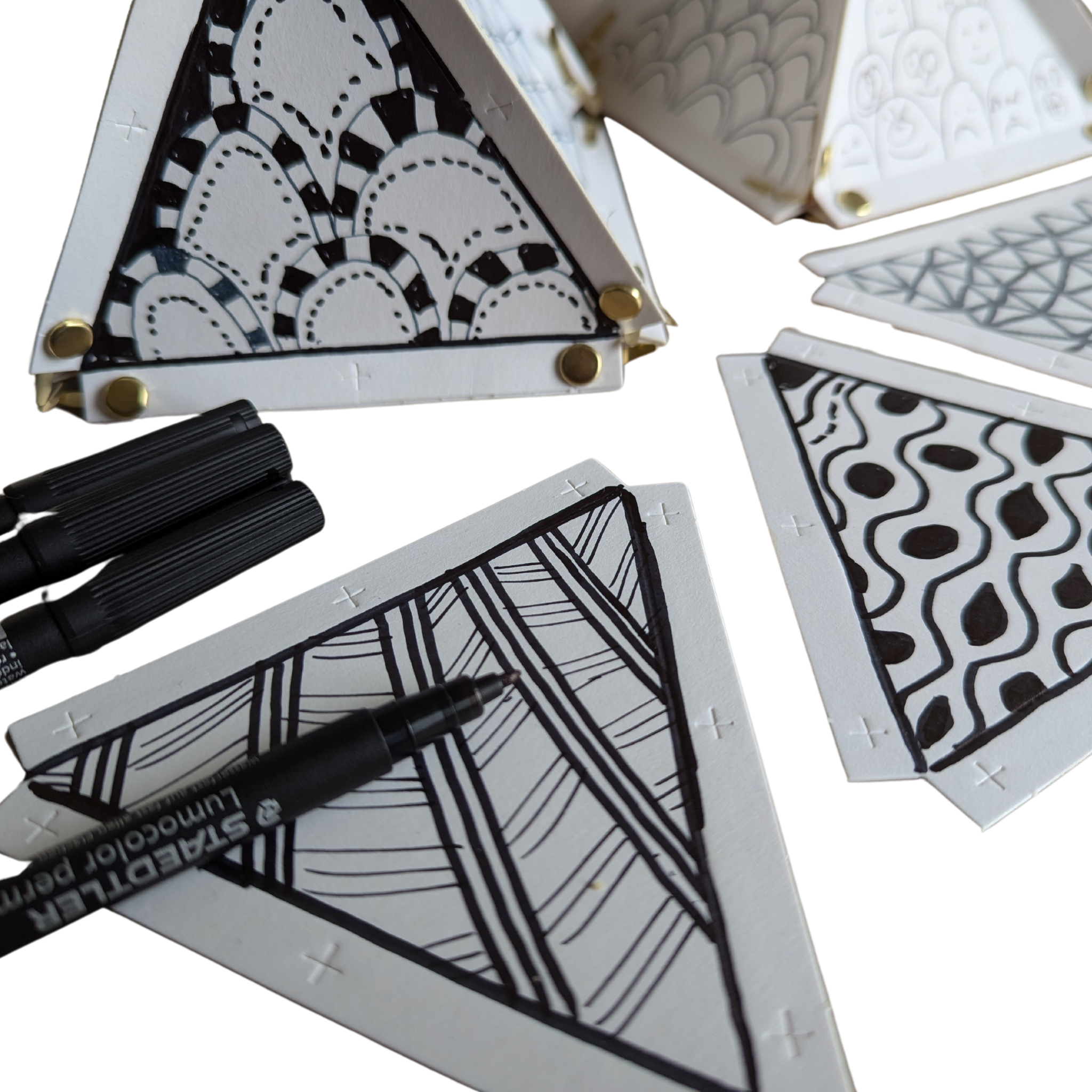Zentangle-Set Triglini: Kreativität in modularen Mosaiken